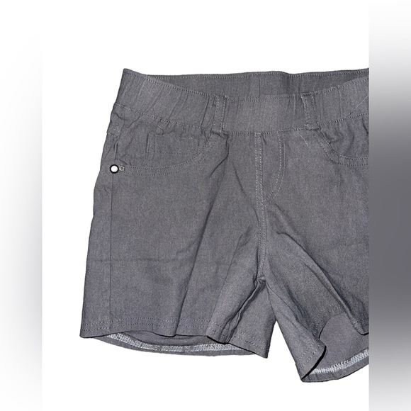 Women’s Shorts - Picture 2 of 5